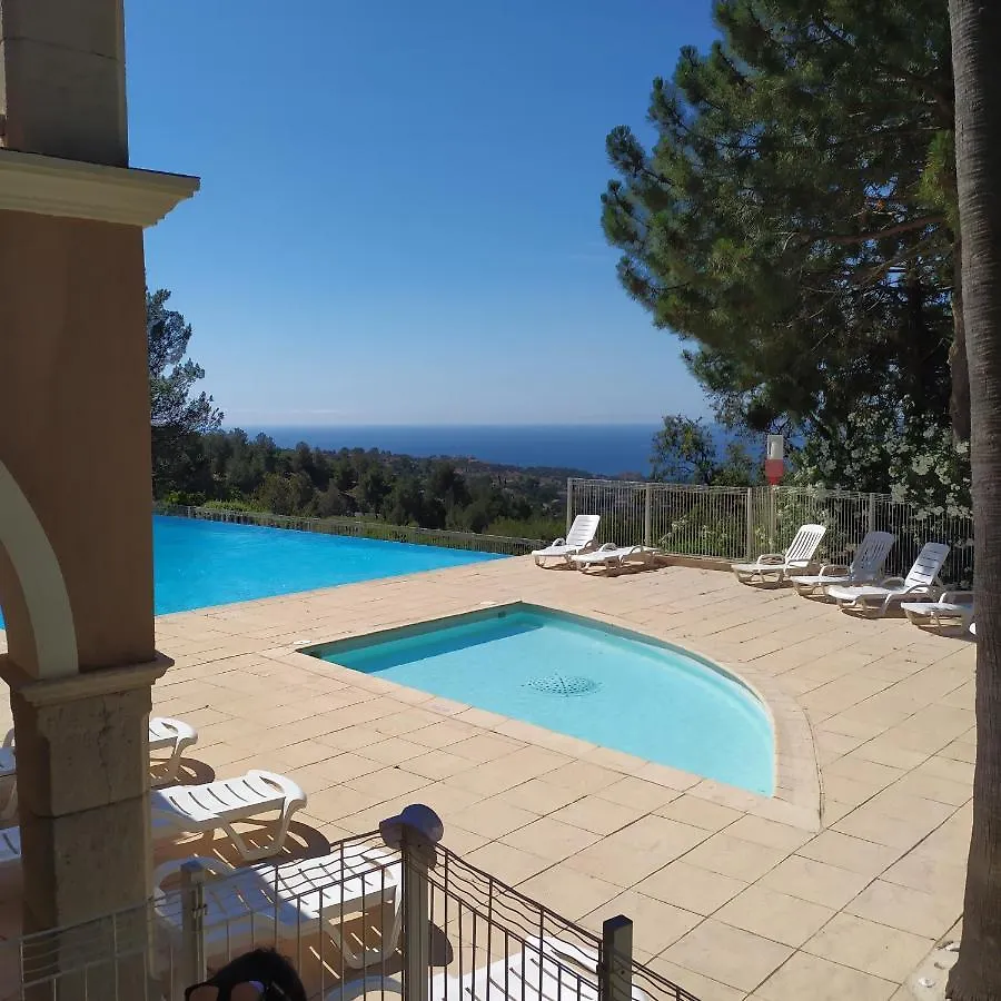 les issambres, appt 4 personnes, vue mer golf st tropez Les Issambres